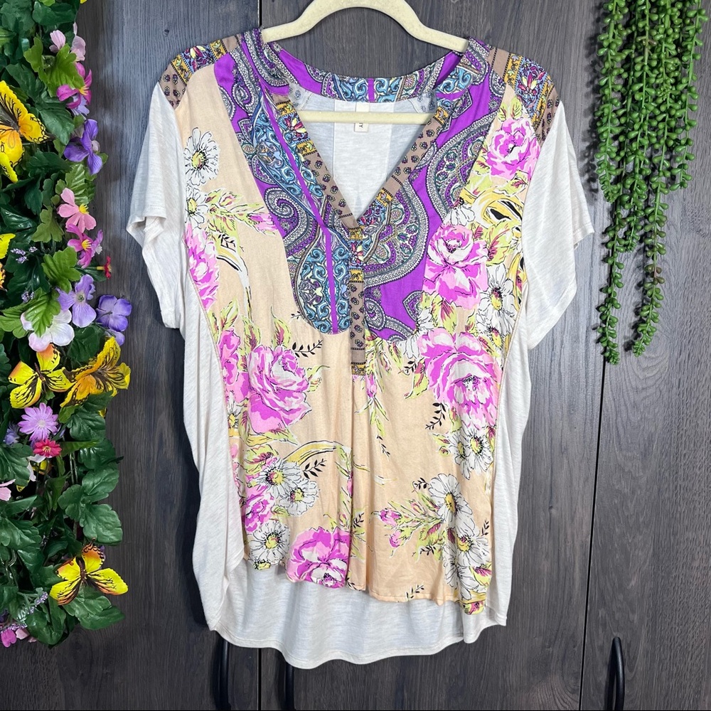 /TINY - Anthropologie Printed Notched V Neck Short Sleeve Blouse Size Large